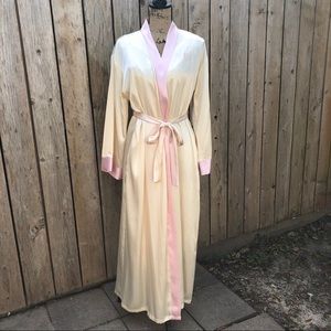 PERFECT STRAWBERRIES & CREAM LIQUID SATIN ROBE